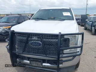 2018 Ford F-250 XL z VIN 1FT7W2B60JEC59800, wystawiony jako IAAI lot #42458664 z przebiegiem 198 245 mil mil oraz . Historia ofert i sprzedaży dostępna na DreamBid. Obrazek 12.