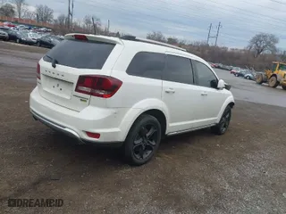 2019 Dodge Journey Crossroad with VIN 3C4PDCGG7KT860748, listed as a IAAI auction lot 41686692 with NaN miles. Bid and sale history available at carsss.com. Image 4.