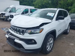 2025 Jeep Compass Latitude с VIN 3C4NJDBN5ST597722, выставлен на аукционе IAAI как лот 42499155 с пробегом 1 663 миль миль и . История ставок и продаж доступна на DreamBid. Изображение 17.