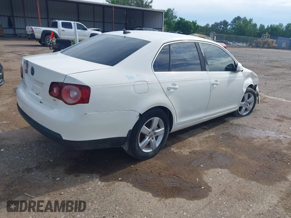 2008 Volkswagen Jetta SE with VIN 3VWRM71K28M003718, listed as a IAAI auction lot 42173542 with 294,829 mi miles and . Bid and sale history available at DreamBid. Image 4.