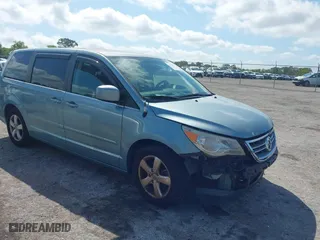 2009 Volkswagen Routan SE with VIN 2V8HW341X9R578183, listed as a IAAI auction lot 41916062 with 158,928 mi miles. Bid and sale history available at carsss.com. Image 1.