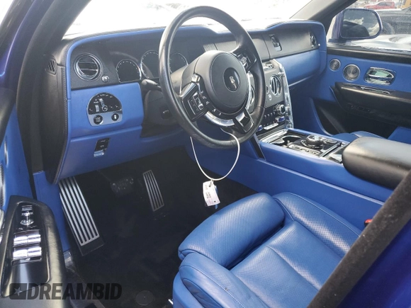 2023 Rolls-Royce Cullinan z VIN SLATV4C00PU216605, wystawiony jako Copart lot #74923524 z przebiegiem 13 428 mil mil oraz Nie do naprawy. Historia ofert i sprzedaży dostępna na DreamBid. Obrazek 8.