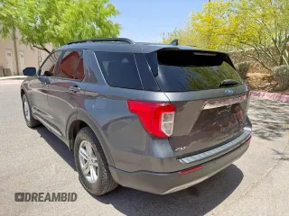 2020 Ford Explorer XLT z VIN 1FMSK8DH5LGB74302, wystawiony jako Copart lot #58030415 z przebiegiem 127 161 mil mil oraz Szkoda całkowita • Salvage title. Historia ofert i sprzedaży dostępna na DreamBid. Obrazek 3.