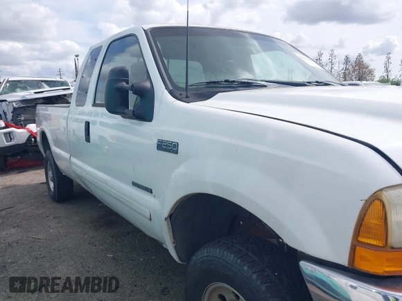 2001 Ford Super Duty F-250 XL with VIN 1FTNX21F31EB96018, listed as a IAAI auction lot 41891819 with 207,264 mi miles. Bid and sale history available at carsss.com. Image 13.