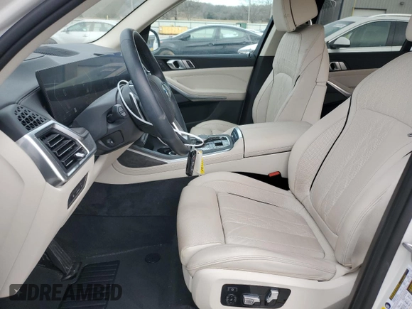 2024 BMW X7 xDrive40i with VIN 5UX23EM05R9U79787, listed as a Copart auction lot 46643245 with 19,793 mi miles and Salvage Title. Bid and sale history available at carsss.com. Image 7.