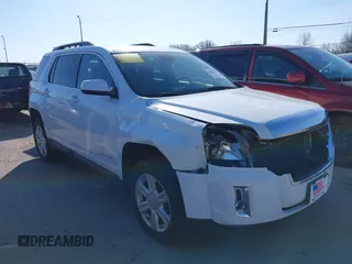 2014 GMC Terrain SLE z VIN 2GKALREK4E6202482, wystawiony jako IAAI lot #41882136 z przebiegiem 122 236 mil mil oraz . Historia ofert i sprzedaży dostępna na DreamBid. Obrazek 1.