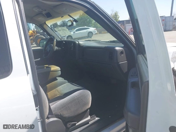 2003 Chevrolet Silverado 1500 LS with VIN 2GCEC19VX31124013, listed as a IAAI auction lot 41951895 with 1 mi miles. Bid and sale history available at carsss.com. Image 5.