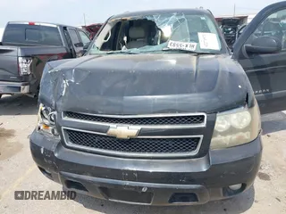 2008 Chevrolet Suburban 3LT z VIN 3GNFC16018G108883, wystawiony jako IAAI lot #42271973 z przebiegiem Nie podano mil oraz . Historia ofert i sprzedaży dostępna na DreamBid. Obrazek 10.