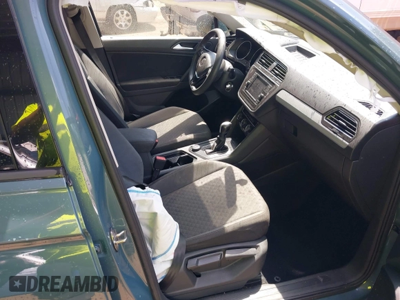 2019 Volkswagen Tiguan S z VIN 3VV0B7AX2KM118969, wystawiony jako IAAI lot #42148251 z przebiegiem 70 888 mil mil oraz . Historia ofert i sprzedaży dostępna na DreamBid. Obrazek 5.