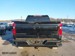 2019 Chevrolet Silverado 1500 Custom Trail Boss with VIN 3GCPYCEH7KG121386, listed as a IAAI auction lot 41357405 with 100,355 mi miles. Bid and sale history available at carsss.com. Image 17.