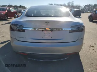 2013 Tesla Model S z VIN 5YJSA1DNXDFP04134, wystawiony jako Copart lot #87444944 z przebiegiem Nie podano mil oraz Czysty tytuł • Clean title. Historia ofert i sprzedaży dostępna na DreamBid. Obrazek 6.