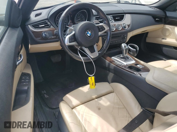 2009 BMW Z4 sDrive35i with VIN WBALM73519E381601, listed as a Copart auction lot 60823745 with 75,635 mi miles and Salvage title. Bid and sale history available at DreamBid. Image 8.