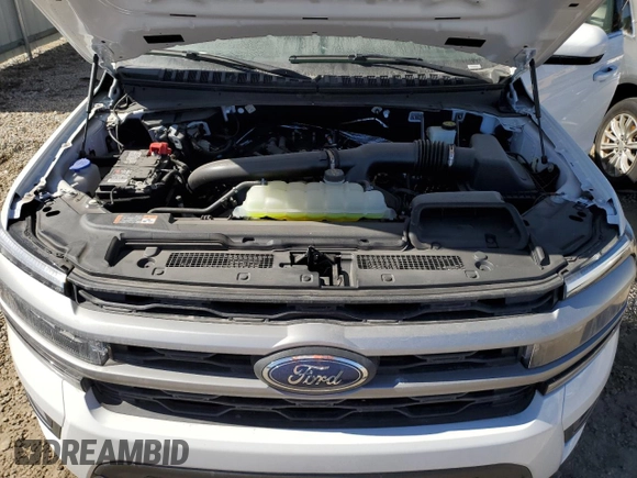 2024 Ford Expedition Max XLT with VIN 1FMJK1J82REA54260, listed as a Copart auction lot 46817225 with 1,540 mi miles and Clean Title. Bid and sale history available at DreamBid. Image 12.