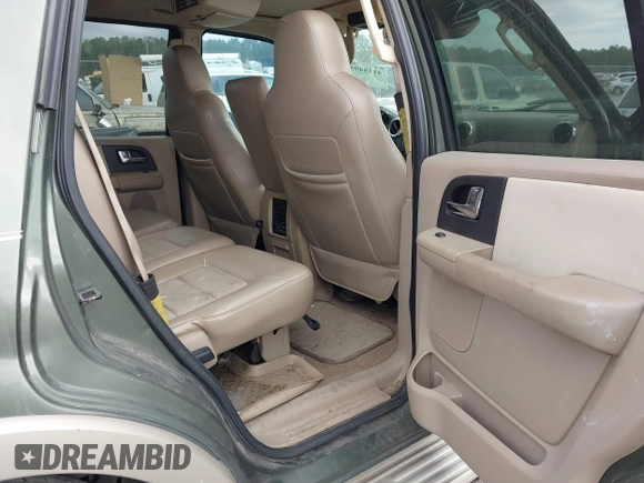 2005 Ford Expedition Eddie Bauer with VIN 1FMFU185X5LB10902, listed as a IAAI auction lot 41184953 with 246,143 mi miles. Bid and sale history available at carsss.com. Image 8.