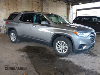 2021 Chevrolet Traverse LT Cloth z VIN 1GNEVGKW6MJ239805, wystawiony jako IAAI lot #42019868 z przebiegiem 31 108 mil mil oraz . Historia ofert i sprzedaży dostępna na DreamBid. Obrazek 1.