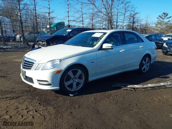2012 Mercedes-Benz E-Class E 350 Luxury with VIN WDDHF8JB1CA618951, listed as a IAAI auction lot 41651716 with 143,221 mi miles. Bid and sale history available at carsss.com. Image 17.