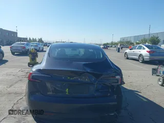 2024 Tesla Model 3 Long Range z VIN 5YJ3E1EB2RF740291, wystawiony jako IAAI lot #42124138 z przebiegiem 36 452 mil mil oraz . Historia ofert i sprzedaży dostępna na DreamBid. Obrazek 16.