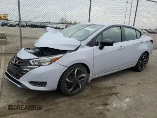 2024 Nissan Versa SR z VIN 3N1CN8FV9RL850390, wystawiony jako Copart lot #52789155 z przebiegiem 13 956 mil mil oraz Szkoda całkowita • Salvage title. Historia ofert i sprzedaży dostępna na DreamBid. Obrazek 1.