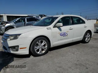 2012 Ford Fusion SE z VIN 3FAHP0HA9CR122037, wystawiony jako Copart lot #58367255 z przebiegiem 136 266 mil mil oraz Tytuł czysty. Historia ofert i sprzedaży dostępna na DreamBid. Obrazek 1.