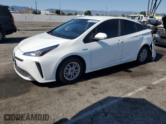 2021 Toyota Prius L Eco z VIN JTDKAMFU4M3145800, wystawiony jako Copart lot #59180285 z przebiegiem 33 991 mil mil oraz Czysty tytuł • Clean title. Historia ofert i sprzedaży dostępna na DreamBid. Obrazek 1.