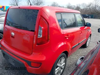 2013 Kia Soul with VIN KNDJT2A50D7614366, listed as a IAAI auction lot 41898620 with 141,160 mi miles. Bid and sale history available at carsss.com. Image 4.
