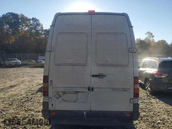 2005 Freightliner Sprinter with VIN WDYPD644455828120, listed as a Copart auction lot 78035634 with 241,364 mi miles and Clean Title. Bid and sale history available at DreamBid. Image 6.