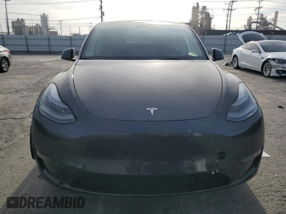 2024 Tesla Model Y Long Range with VIN 7SAYGDEE8RF089456, listed as a Copart auction lot 85521934 with 13,837 mi miles and Salvage title. Bid and sale history available at DreamBid. Image 5.
