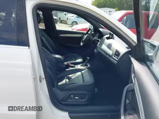 2017 Audi Q3 Premium Plus z VIN WA1HCCFS4HR017356, wystawiony jako IAAI lot #42054078 z przebiegiem 139 691 mil mil oraz . Historia ofert i sprzedaży dostępna na DreamBid. Obrazek 5.