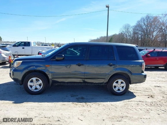 2006 Honda Pilot LX with VIN 5FNYF18106B029559, listed as a IAAI auction lot 41577540 with 353,109 mi miles. Bid and sale history available at carsss.com. Image 6.