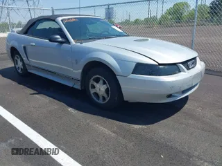 2000 Ford Mustang with VIN 1FAFP4444YF187140, listed as a IAAI auction lot 42002117 with 1 mi miles. Bid and sale history available at carsss.com. Image 1.