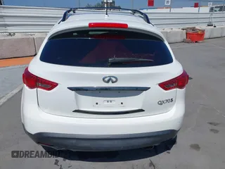 2016 Infiniti QX70 with VIN JN8CS1MW1GM750798, listed as a IAAI auction lot 42519800 with 139,940 mi miles and . Bid and sale history available at DreamBid. Image 17.