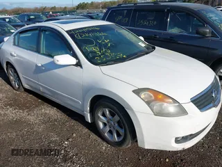 2008 Nissan Altima 2.5 SL with VIN 1N4AL21E48N463670, listed as a IAAI auction lot 42141966 with 999,999 mi miles. Bid and sale history available at carsss.com. Image 6.