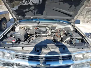 1997 Chevrolet Suburban with VIN 3GNFK16R6VG186072, listed as a IAAI auction lot 41373166 with 275,290 mi miles. Bid and sale history available at carsss.com. Image 10.