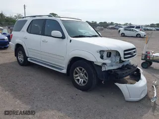 2004 Toyota Sequoia Limited with VIN 5TDZT38A04S236082, listed as a IAAI auction lot 41598592 with 104,042 mi miles. Bid and sale history available at carsss.com. Image 1.
