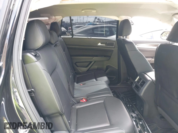 2018 Volkswagen Atlas SE with VIN 1V2DP2CA6JC600310, listed as a IAAI auction lot 42256570 with 29,912 mi miles and . Bid and sale history available at DreamBid. Image 8.