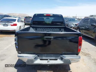2005 Chevrolet Colorado 1SE LS Z71 z VIN 1GCDS136458246821, wystawiony jako IAAI lot #42267382 z przebiegiem 240 367 mil mil oraz . Historia ofert i sprzedaży dostępna na DreamBid. Obrazek 16.