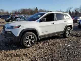 2018 Jeep Cherokee Trailhawk with VIN 1C4PJMBB0JD512787, listed as a Copart auction lot 48319185 with 0 mi miles and Salvage Title. Bid and sale history available at carsss.com. Image 1.