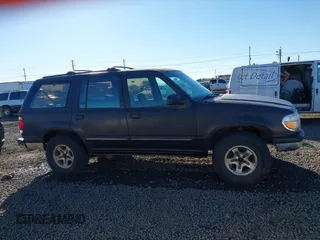 1996 Ford Explorer XL z VIN 1FMDU34X8TUA58168, wystawiony jako IAAI lot #41423645 z przebiegiem 121 839 mil mil oraz . Historia ofert i sprzedaży dostępna na DreamBid. Obrazek 13.