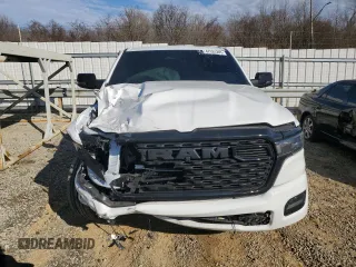 2025 Ram 1500 Big Horn z VIN 1C6RREFG4SN586522, wystawiony jako Copart lot #47024205 z przebiegiem 10 108 mil mil oraz Szkoda całkowita • Salvage title. Historia ofert i sprzedaży dostępna na DreamBid. Obrazek 5.