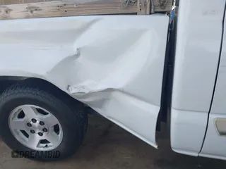 2005 Chevrolet Silverado 1500 Work Truck with VIN 1GCEC14V75Z152255, listed as a IAAI auction lot 42029731 with 270,545 mi miles. Bid and sale history available at carsss.com. Image 6.