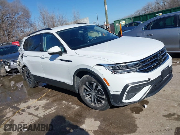 2022 Volkswagen Tiguan S with VIN 3VV0B7AX5NM042667, listed as a IAAI auction lot 41523101 with 41,724 mi miles and . Bid and sale history available at DreamBid. Image 1.