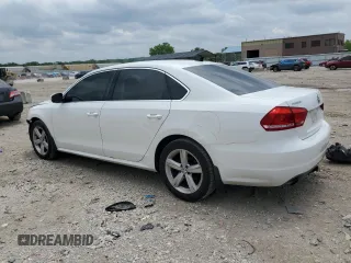 2013 Volkswagen Passat SE z VIN 1VWBH7A36DC086841, wystawiony jako Copart lot #60202355 z przebiegiem 147 359 mil mil oraz Szkoda całkowita • Salvage title. Historia ofert i sprzedaży dostępna na DreamBid. Obrazek 2.