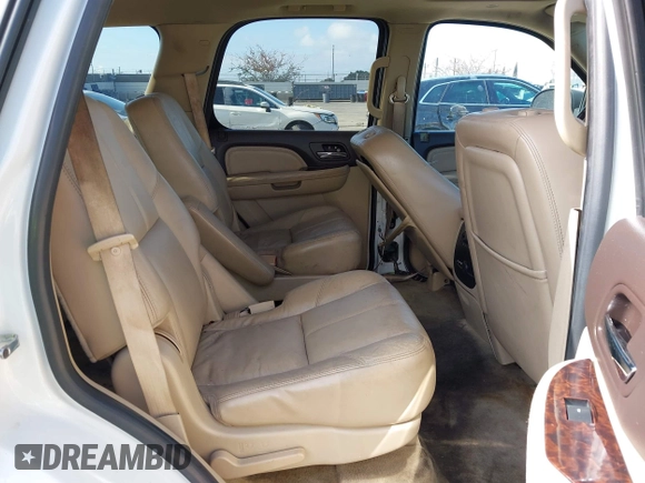 2008 GMC Yukon Denali с VIN 1GKFK63888J118915, выставлен на аукционе IAAI как лот 42262018 с пробегом 218 082 миль миль и . История ставок и продаж доступна на DreamBid. Изображение 8.