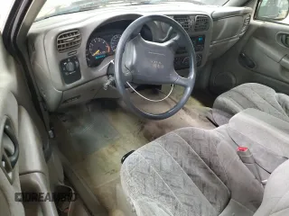 1998 GMC Sonoma SLS with VIN 1GTCS1943W8520982, listed as a Copart auction lot 48259045 with 218,811 mi miles and Salvage Title. Bid and sale history available at carsss.com. Image 8.