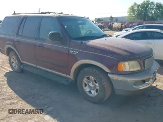 1998 Ford Expedition XLT with VIN 1FMRU17L9WLC05627, listed as a IAAI auction lot 41945826 with 179,003 mi miles. Bid and sale history available at carsss.com. Image 1.
