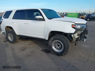 2019 Toyota 4Runner SR5 with VIN JTEBU5JR8K5644399, listed as a IAAI auction lot 41624766 with 131,285 mi miles. Bid and sale history available at carsss.com. Image 1.
