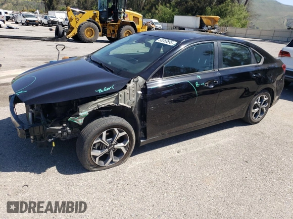 2021 Kia Forte LXS z VIN 3KPF24AD8ME306390, wystawiony jako Copart lot #56256895 z przebiegiem 78 456 mil mil oraz Szkoda całkowita • Salvage title. Historia ofert i sprzedaży dostępna na DreamBid. Obrazek 1.