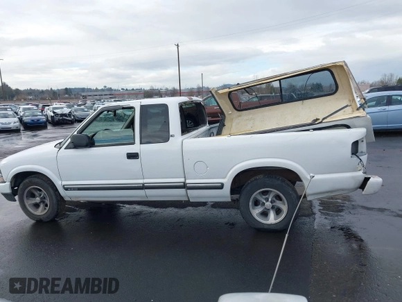 2001 Chevrolet S-10 LS with VIN 1GCCS19511K146361, listed as a IAAI auction lot 41170185 with 103,937 mi miles and . Bid and sale history available at DreamBid. Image 14.