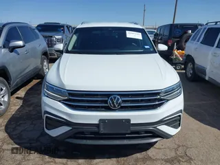 2022 Volkswagen Tiguan SE with VIN 3VV3B7AX8NM025052, listed as a IAAI auction lot 41987195 with 39,773 mi miles and . Bid and sale history available at DreamBid. Image 12.