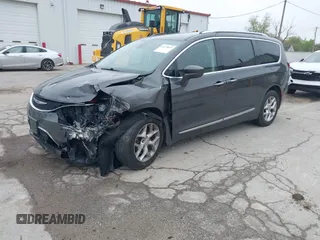 2018 Chrysler Pacifica Touring L Plus с VIN 2C4RC1EG9JR127976, выставлен на аукционе IAAI как лот 42178877 с пробегом Не указан миль и . История ставок и продаж доступна на DreamBid. Изображение 18.